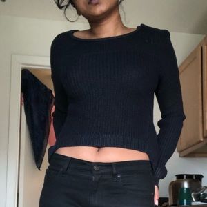 AMERICAN EAGLE CROP SWEATER
